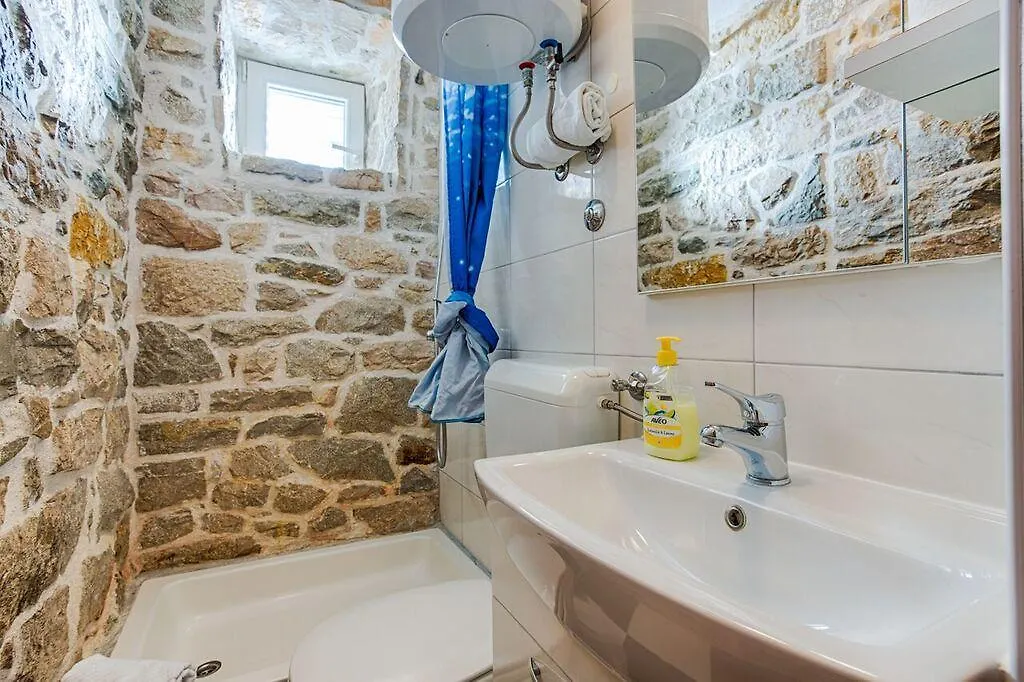 Tomo Apartment Stobrec  Split